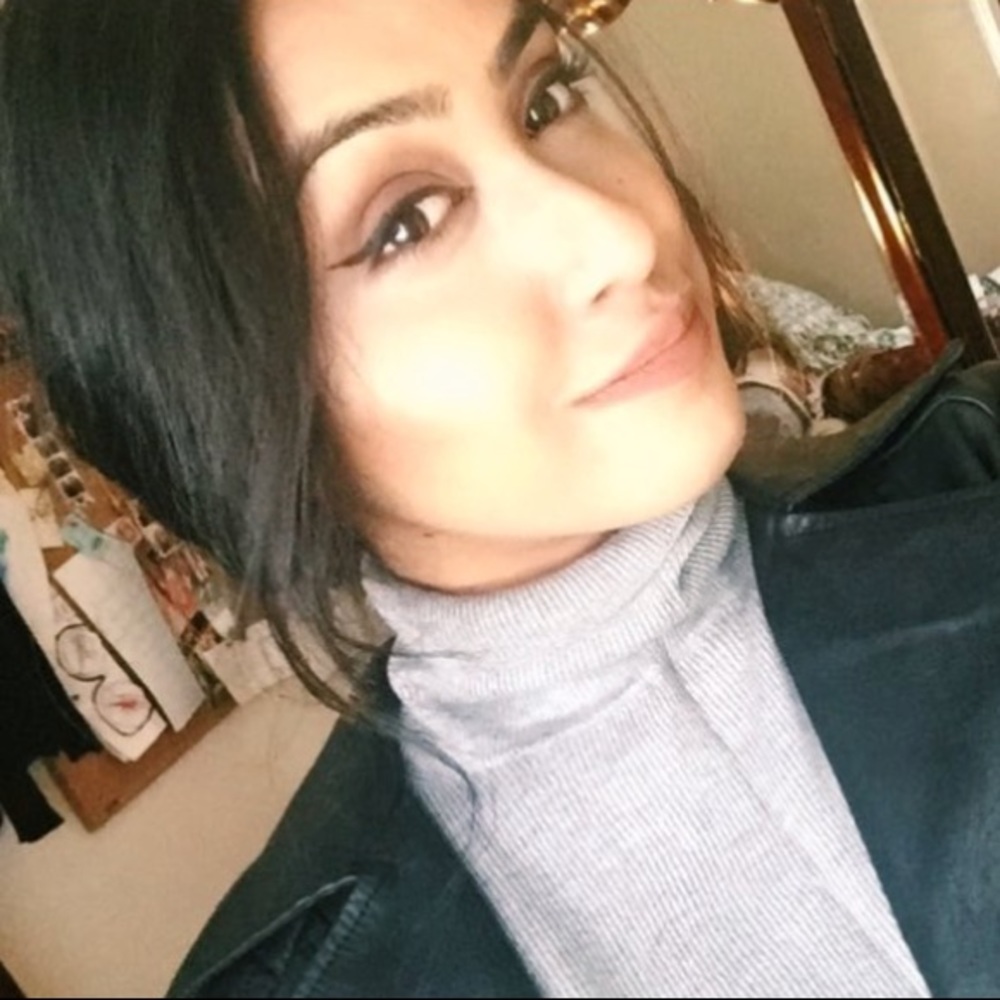 Meet your Posher, Sabina